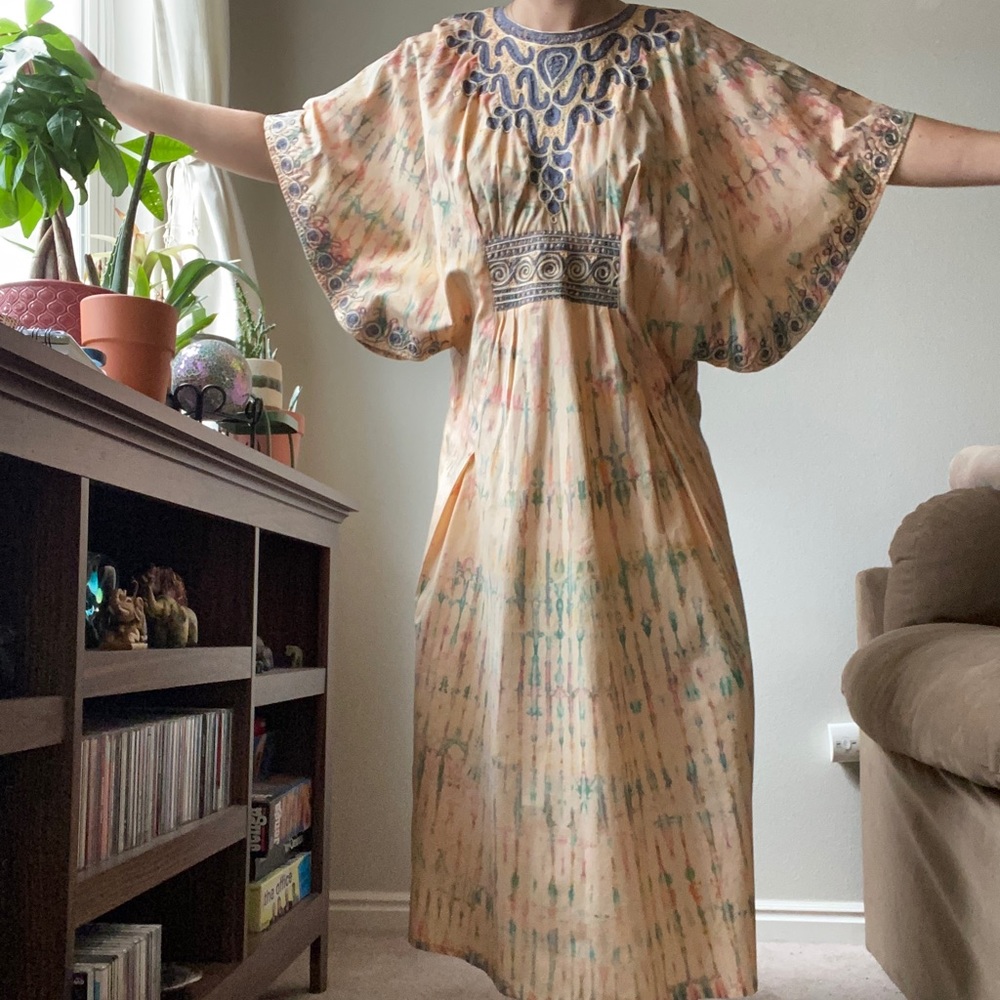 Unique Tie Dye Peach Kaftan Ritual Dress VINTAGE